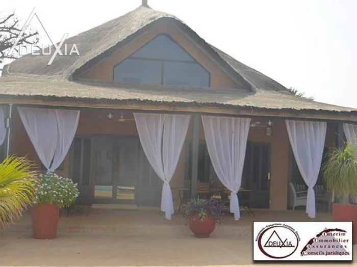 Villa de 4 chambres en location Nianing — réf. NIAG512L
