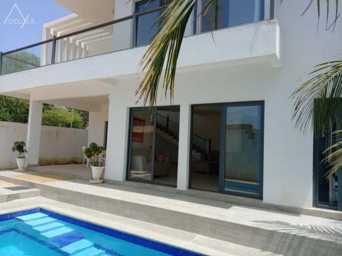 Villa de 5 chambres en location Nianing — réf. NIAG889L