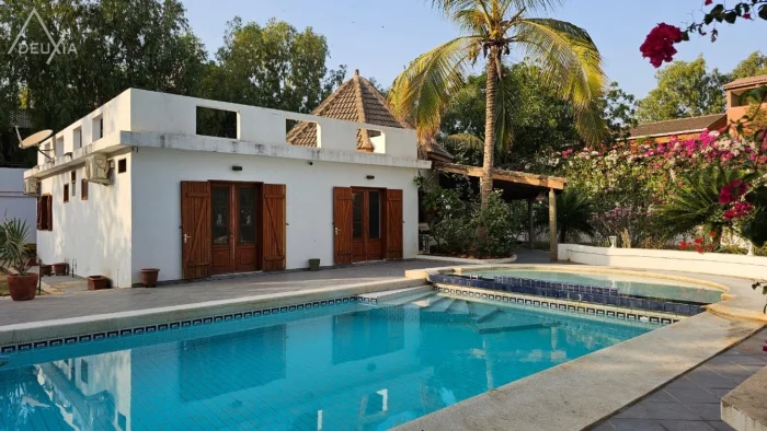 Villa de 7 chambres en location Saly — réf. SN677L